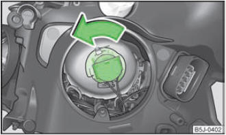 Abb. 148 Glühlampe für Abblend- und Fernlicht / Abblendlicht ausbauen